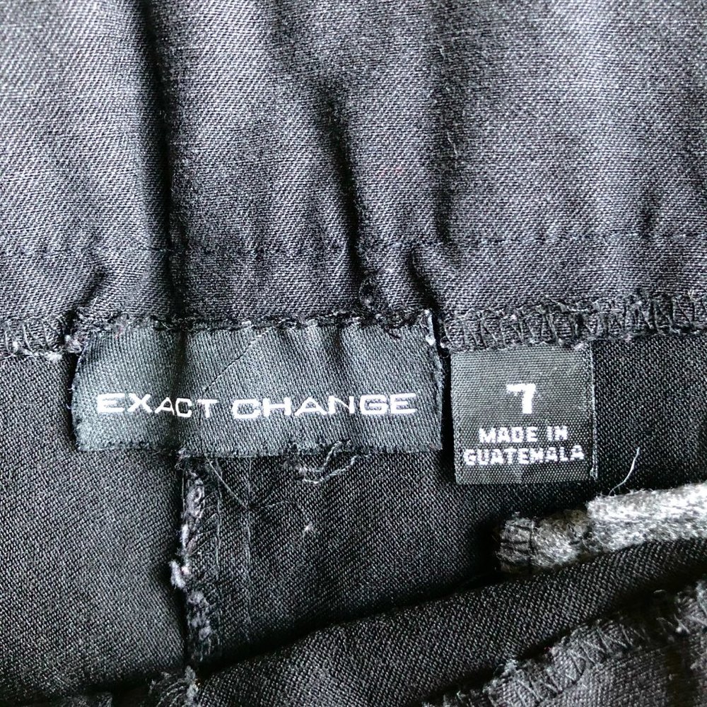 Black Mid Rise Shorts Size 7 - Picture 3 of 3